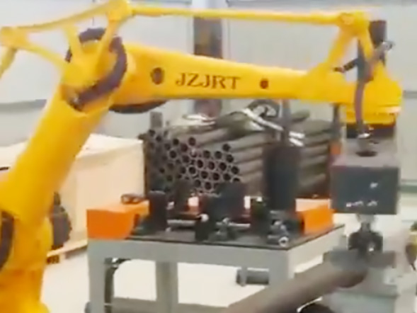 焊接搬运机器人协同工作